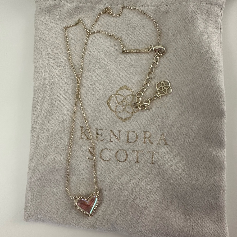 Kendra Scott heart necklace